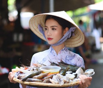 Hải sản bát giới cần tuyển 1 bạn nv phục vụ ca tối