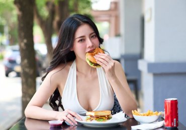 Tiệm Bánh Mì & FastFood  45 Nguyễn Hoàng , Hải ChâuTuyển Dụng: