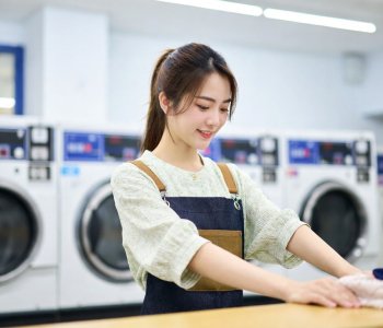 TUYỂN NHÂN VIÊN NỮ TIỆM GIẶT SẤY 