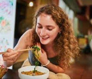 Cần tuyển 1 nữ tạp vụ quán bánh canh Sáng 5h30-1h30